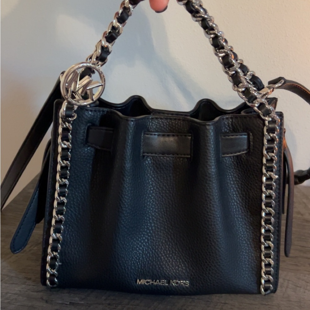 Michael Kors Black Leather Shoulder Bag with Silver Chain - Picture 2 of 5